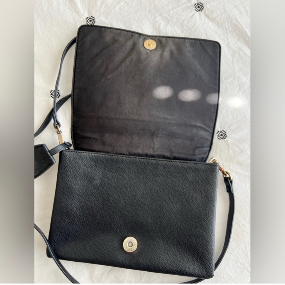 H&M Black Shoulder Bag. Gently used, great condition. - Picture 4 of 6